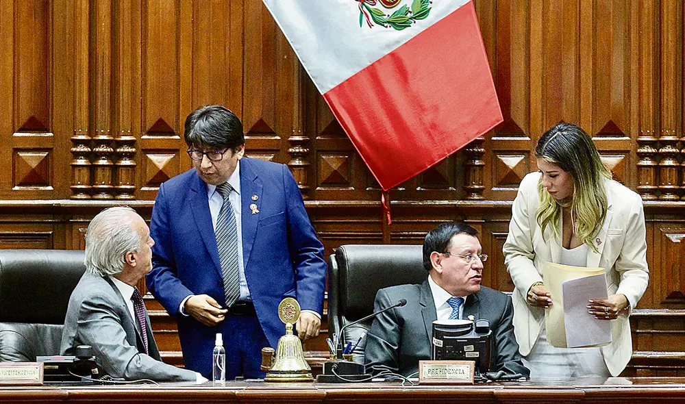 Negociaciones. Con apenas 12 integrantes, lo que queda de Perú Libre encontró en el fujimorismo y sus satélites a sus nuevos aliados. Foto: difusión Negociaciones. Con apenas 12 integrantes, lo que queda de Perú Libre encontró en el fujimorismo y sus satélites a sus nuevos aliados. Foto: difusión