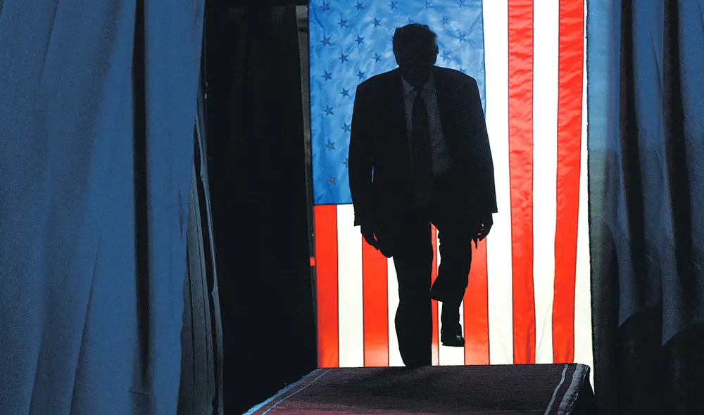 Sombras en su campaña. Donald Trump llega a un mitin del Partido Republicano en Florida. Foto: AFP