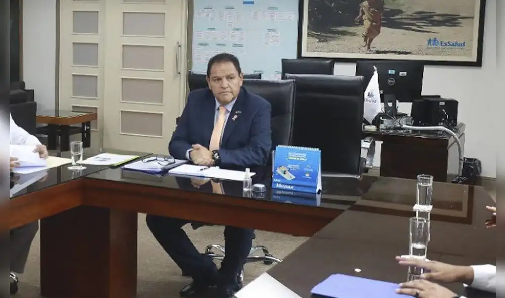 El nuevo presidente ejecutivo de EsSalud, César Linares, es acusado de presunto delito de colusión simple. Foto: La República El nuevo presidente ejecutivo de EsSalud, César Linares, es acusado de presunto delito de colusión simple. Foto: La República