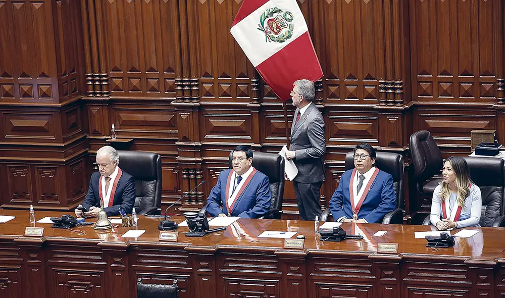 El fujicerronismo y sus aliados ya tienen la Mesa Directiva. Ahora van por las comisiones del Congreso en el periodo anual de sesiones 2023-2024. Foto: Antonio Melgarejo/La República