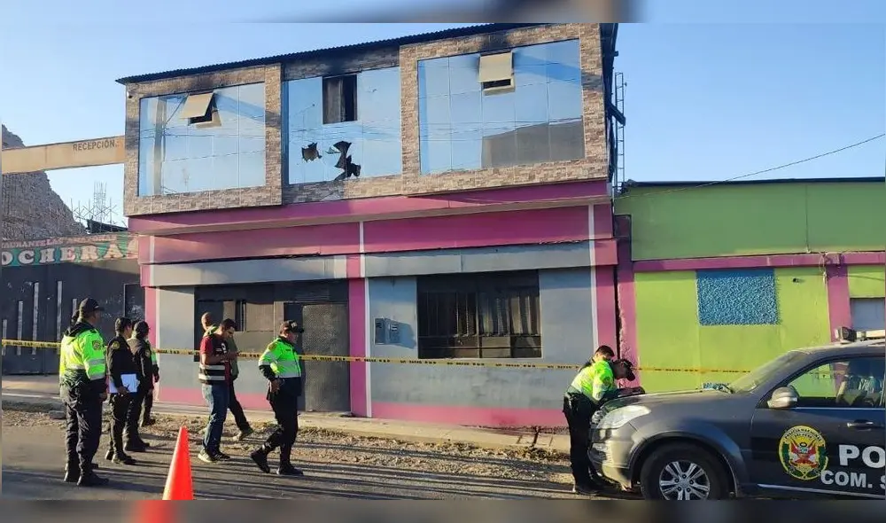 Policía y fiscal llegaron a la escena del siniestro. Foto: Moqueguano Noticias Online