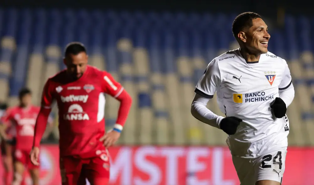 Paolo Guerrero lleva menos de un mes en Liga de Quito. Foto: EFE