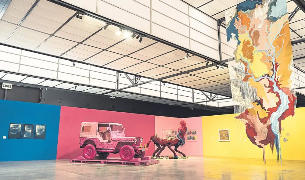 ‘El Jeep de Barbie’. La muestra va por todo el espectro de colores con piezas emblemáticas. Foto: Difusión