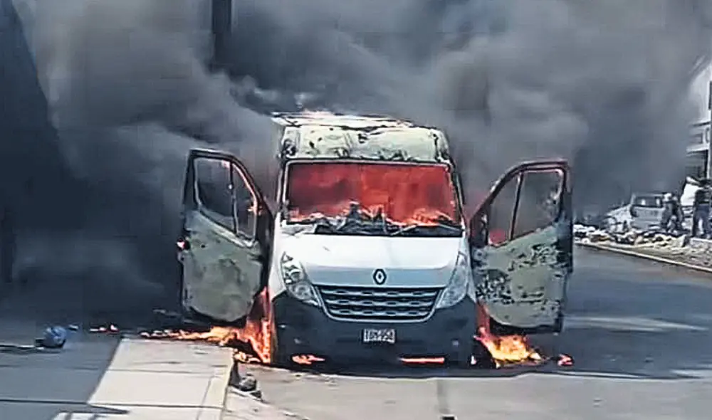 Atentado. Los delincuentes destruyen bienes de víctimas. Foto: difusión