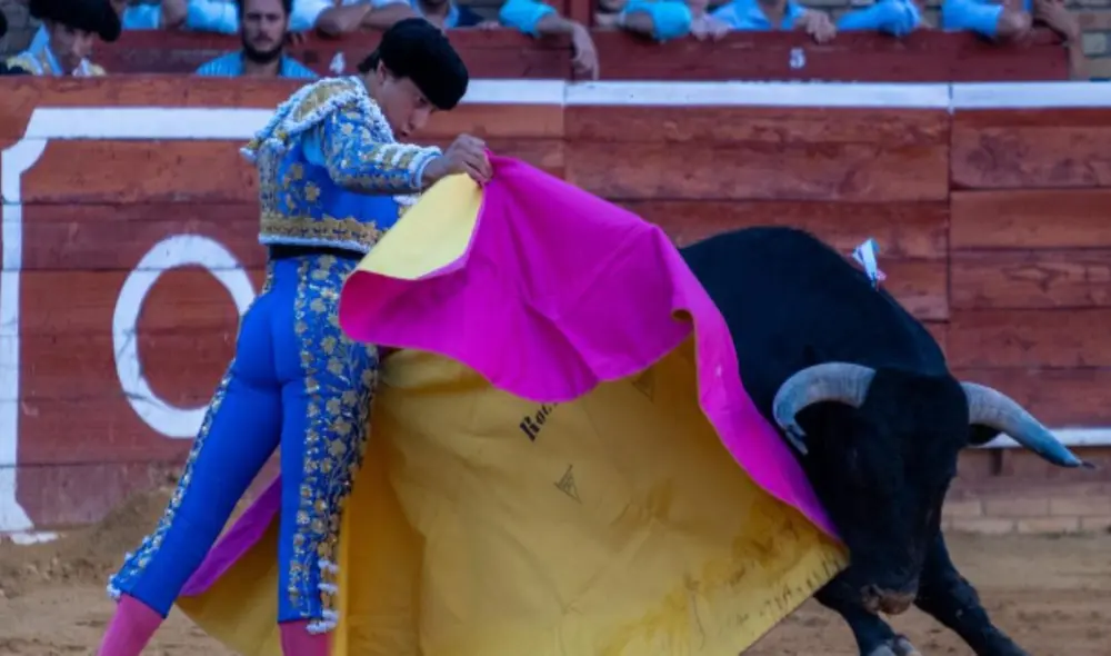 El torero peruano resultó herido en un gemelo durante una corrida en España. Foto: EFE
