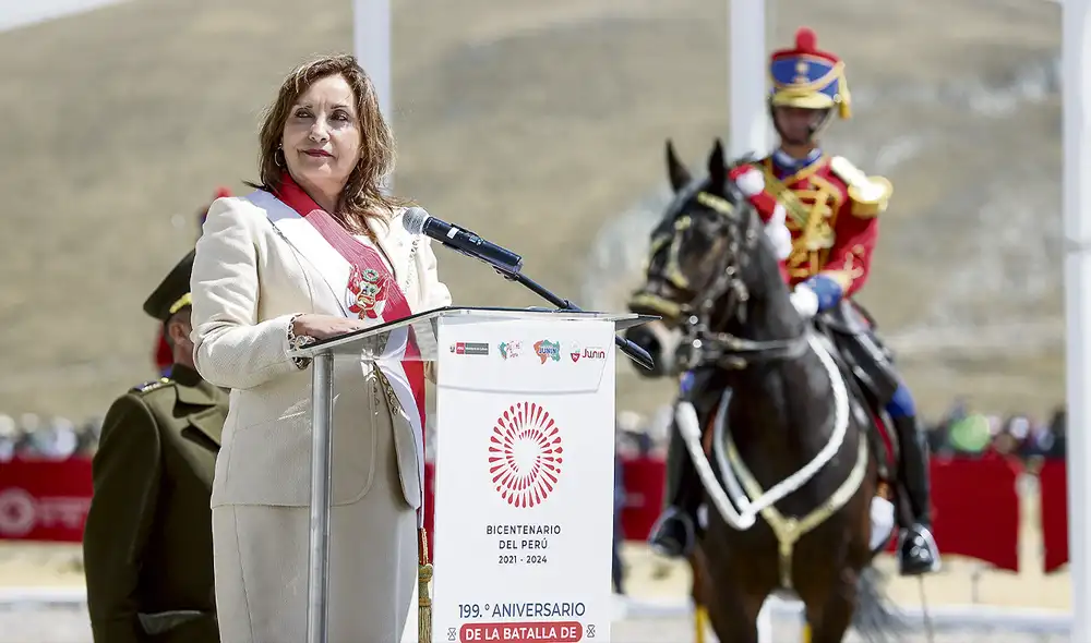 Protesta. Los fuertes gritos de los manifestantes desconcentraron por momentos el discurso de la presidenta Dina Boluarte.