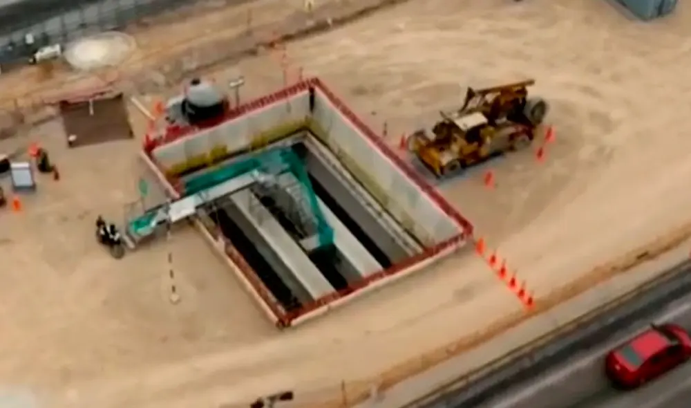 Policía de rescate y patrulleros de la comisaría de Ciudad del Pescador ingresaron a la obra para sacar el cuerpo. Canal N| Video: Canal N