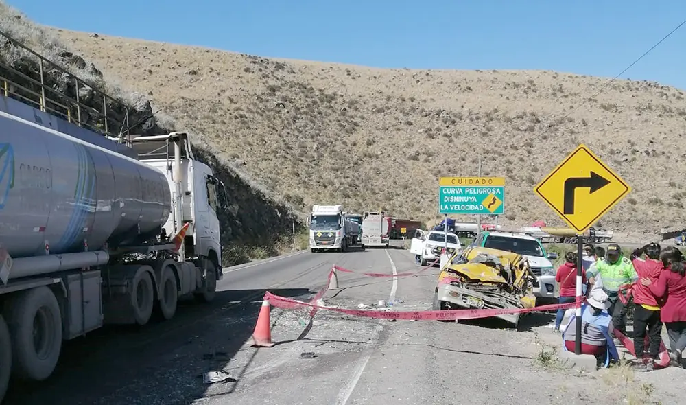 Accidente de tránsito dejó trágico saldo en la carretera Arequipa-Puno. Foto: PNP