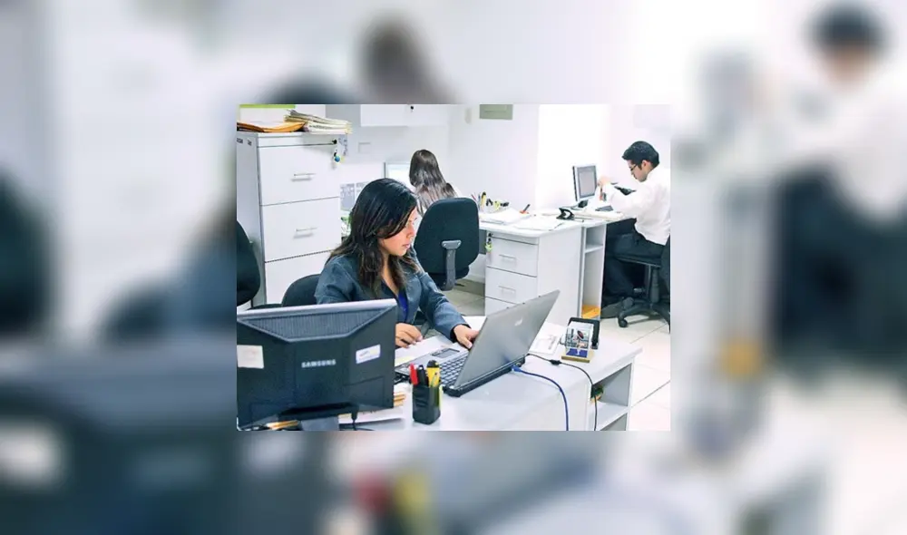 Más de 560.000 trabajadores públicos deben recibir el bono de S/600. Foto: La República Más de 560.000 trabajadores públicos deben recibir el bono de S/600. Foto: La República