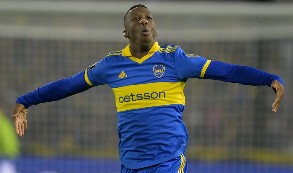 Luis Advíncula es el goleador de Boca Juniors con 3 tantos en la Copa Libertadores. Foto: Conmebol