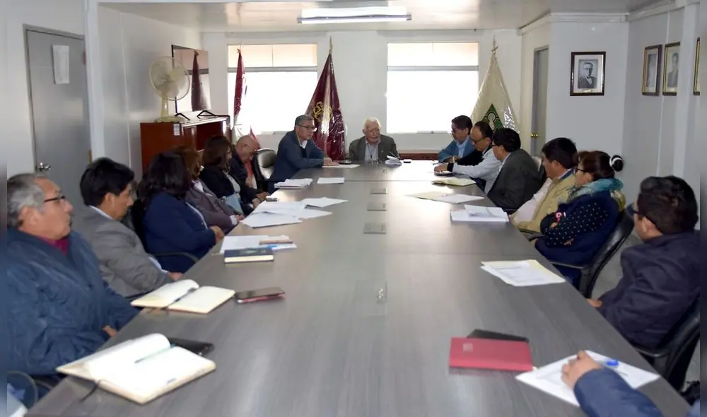 Plana de funcionarios. Walter Aguirre no ha querido pronunciarse sobre los funcionarios cuestionados. Foto: La República