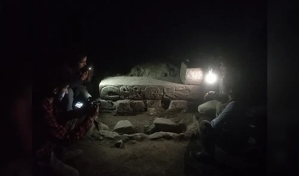 ENIGMA PÉTREO. Uno de los bloques desenterrado muestra la más antigua iconografía andina.