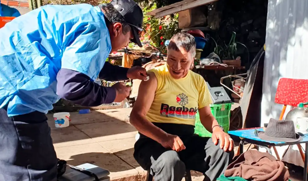 El Minsa remarcó que es fundamental que las personas mayores de 60 años se encuentren al día con las vacunas contra la influenza y neumococo. Foto: La República