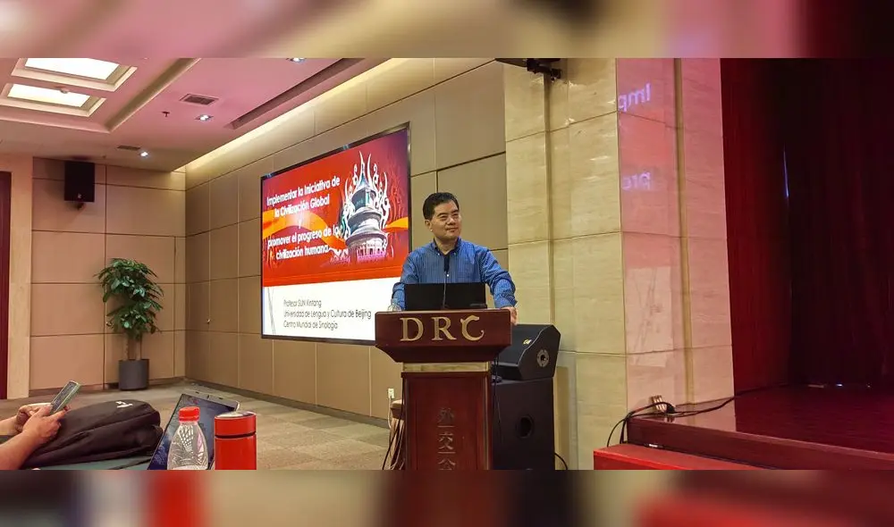 Sun Xintang, profesor de lengua y cultura de la universidad de Beijing Sun Xintang, profesor de lengua y cultura de la universidad de Beijing