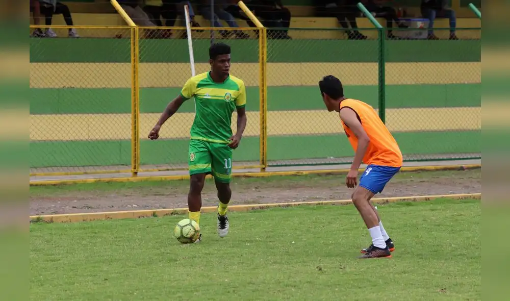 Rivas juega de extremo. Foto: Punto Deportivo Perú/Facebook Rivas juega de extremo. Foto: Punto Deportivo Perú/Facebook