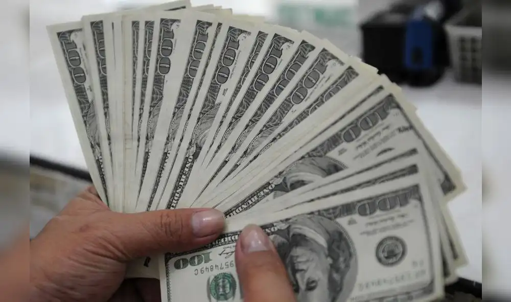 La divisa estadounidense en el mercado paralelo cotizaba en S/3,70 la compra y S/3,73 la venta. Foto: difusión LR La divisa estadounidense en el mercado paralelo cotizaba en S/3,70 la compra y S/3,73 la venta. Foto: difusión LR