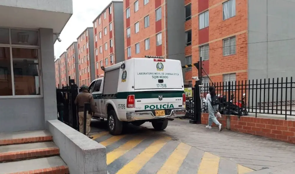 La víctima intentó salir por la ventana de su departamento, pero resbaló. Foto: Resumido La víctima intentó salir por la ventana de su departamento, pero resbaló. Foto: Resumido