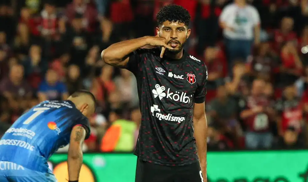 Alajuelense ganó y es líder del Apertura de Costa Rica con 11 puntos. Foto: Twitter Alajuelense. Alajuelense ganó y es líder del Apertura de Costa Rica con 11 puntos. Foto: Twitter Alajuelense.