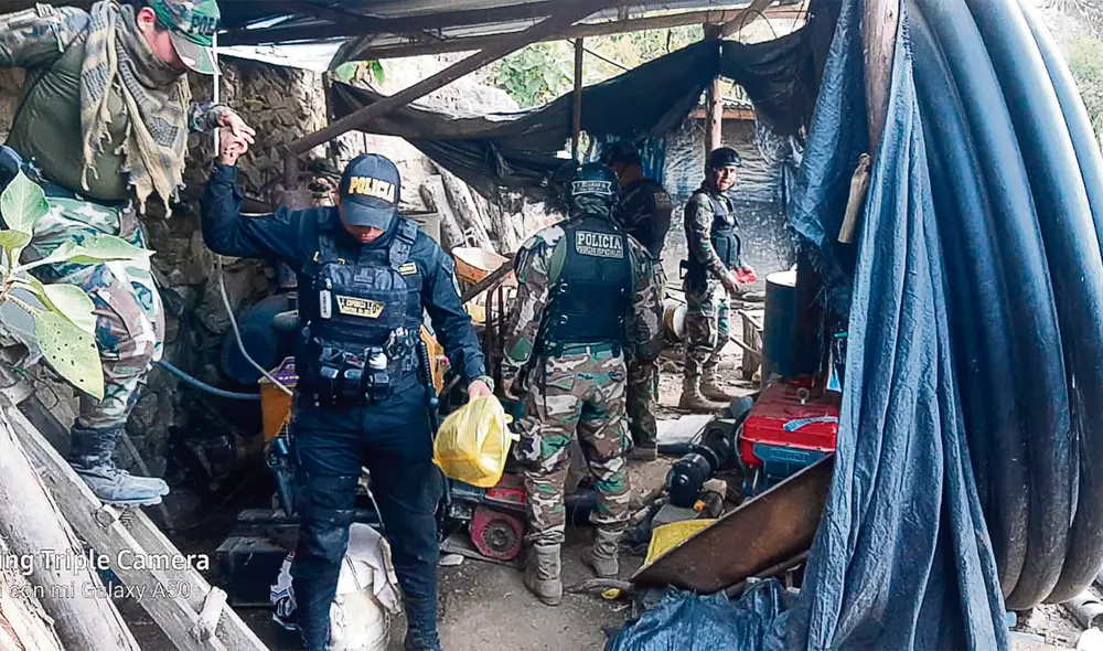 Operativos. Dinoes viene realizando intervenciones y destrucción de socavones ilegales. Foto: difusión Operativos. Dinoes viene realizando intervenciones y destrucción de socavones ilegales. Foto: difusión