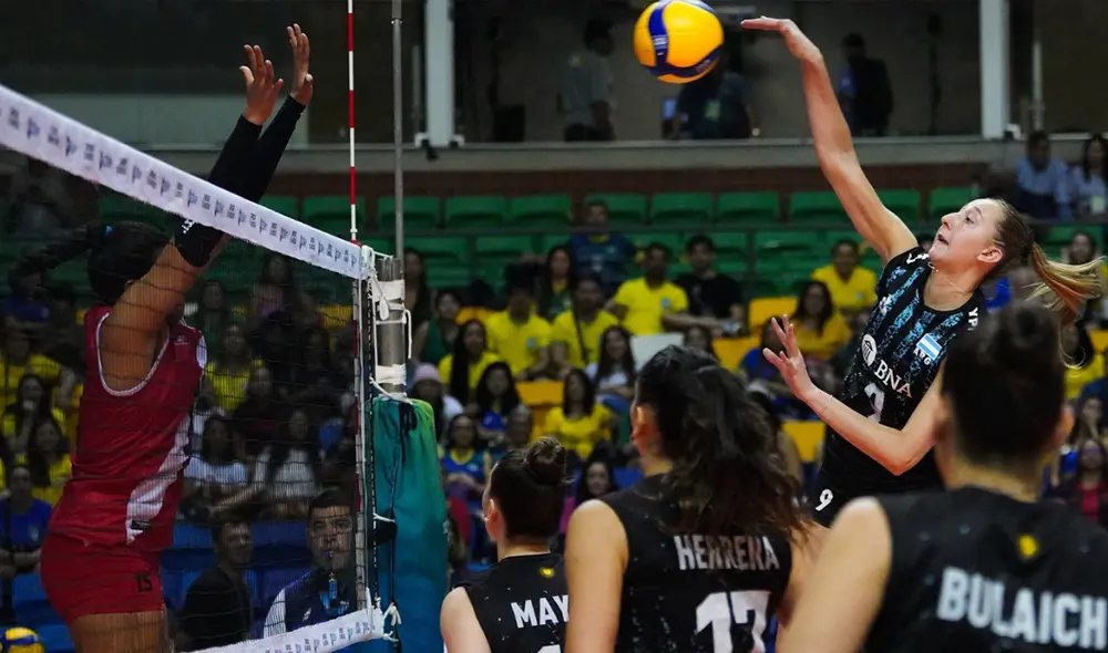 Perú solo pudo ganarle el segundo set a Argentina. Foto: Voleibol Argentino Perú solo pudo ganarle el segundo set a Argentina. Foto: Voleibol Argentino