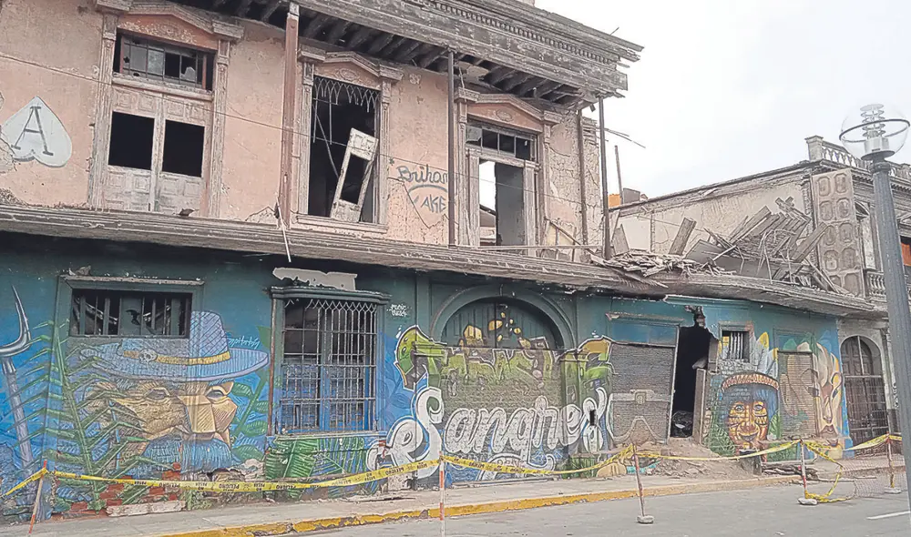 Trágico. Muy cerca del municipio, casonas en pésima condición. Foto: difusión Trágico. Muy cerca del municipio, casonas en pésima condición. Foto: difusión