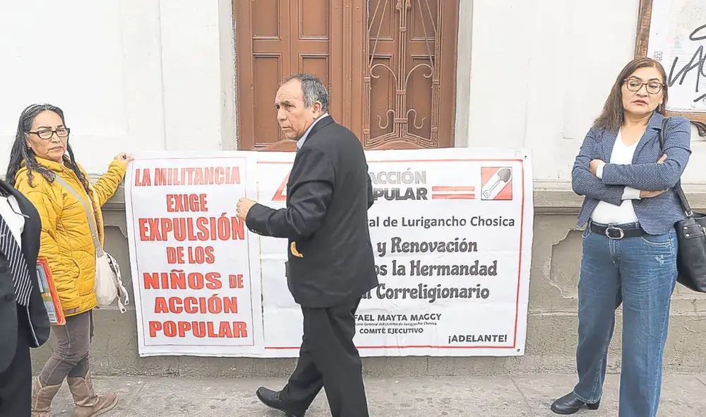 Exigencia. La militancia demandó tomar fuertes medidas contra los congresistas que representan a Acción Popular en el Congreso, denominados ‘Los Niños’. Foto: Marco Cotrina/La República.