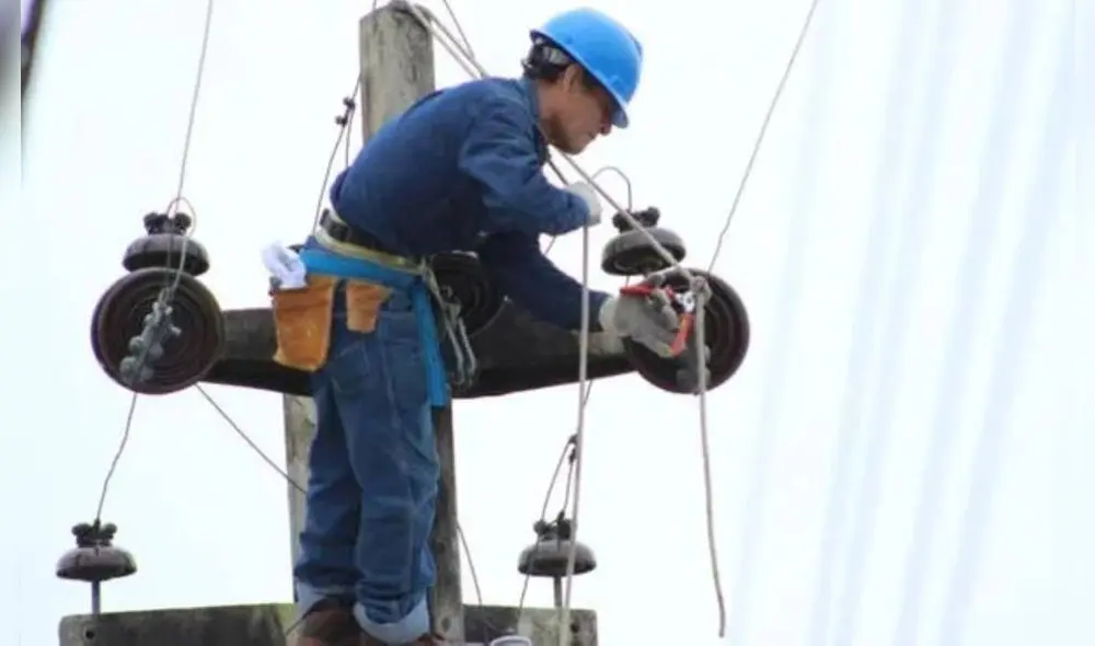 SEAL comunicó que el servicio de electricidad será restringido en diversas zonas de los distritos de la ciudad de Arequipa. Foto: composición LR/Seal/LR
