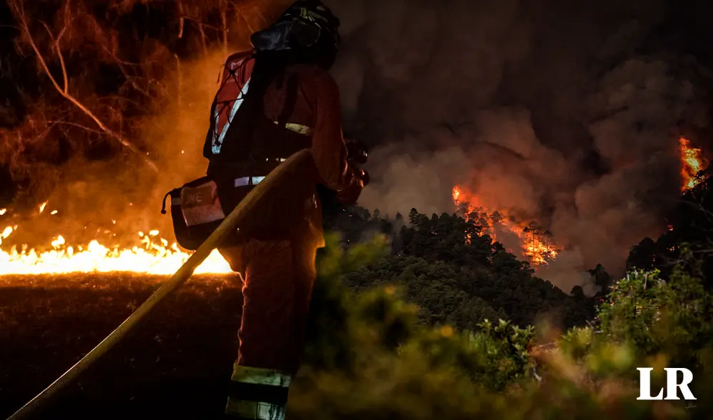 El incendio de Tenerife avanza por el norte de la isla. Foto: Composición de Alvaro Lozano/LR