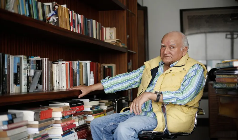 Visita. Zein Zorrilla presentó en Arequipa la séptima entrega de su libro. Foto: Antonio Melgarejo/La República Visita. Zein Zorrilla presentó en Arequipa la séptima entrega de su libro. Foto: Antonio Melgarejo/La República