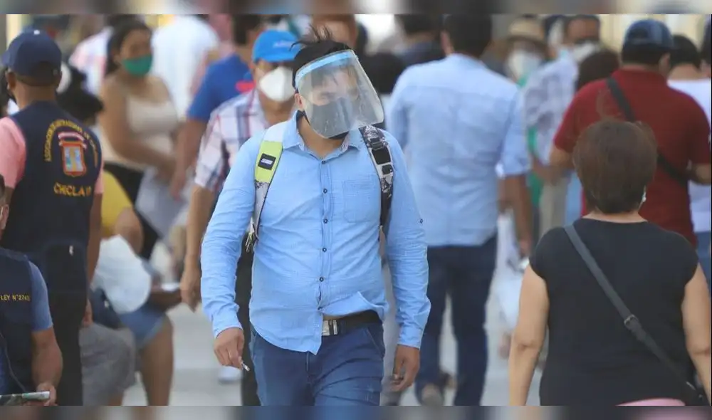 Ministro de Salud instó a la población a recibir la vacuna bivalente para estar protegidos. Foto: La República Ministro de Salud instó a la población a recibir la vacuna bivalente para estar protegidos. Foto: La República