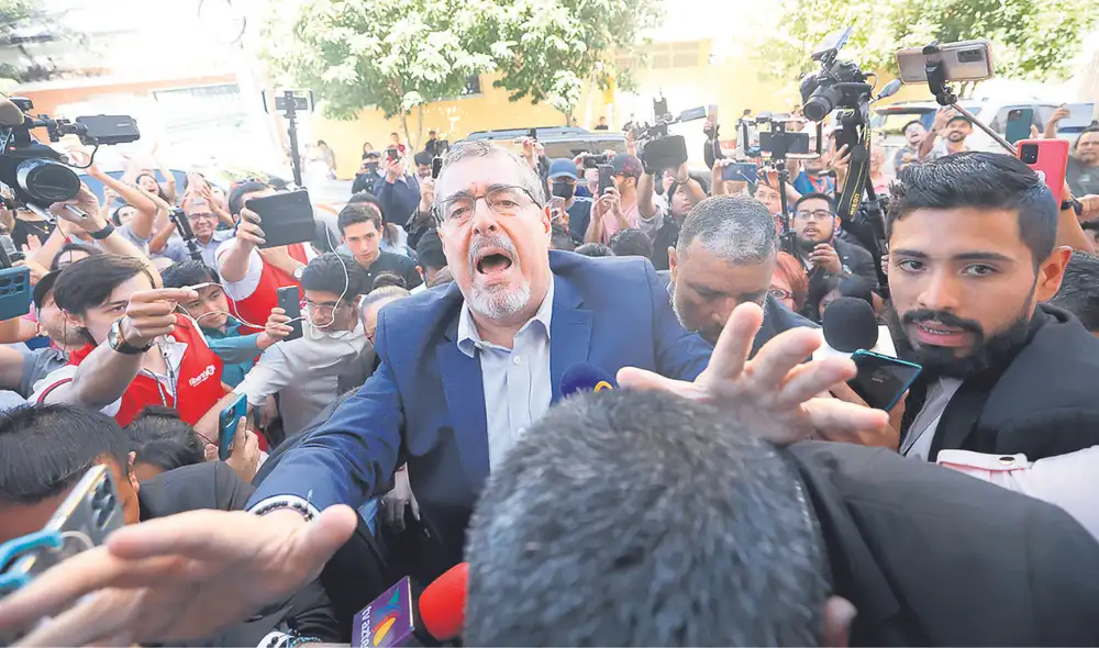 Ganó de lejos. Baño de masas del candidato izquierdista del movimiento Semilla. Foto: EFE