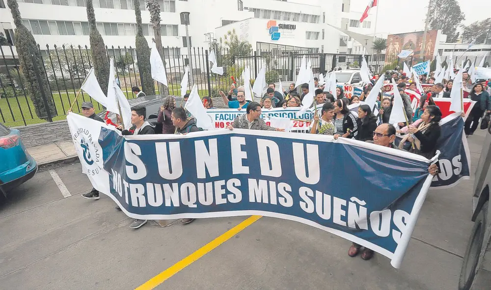 Otros tiempos. La actual Sunedu no muestra rigor en la fiscalización que realiza. En pocos meses, varias universidades deben renovar su licenciamiento. Fuente: difusión Otros tiempos. La actual Sunedu no muestra rigor en la fiscalización que realiza. En pocos meses, varias universidades deben renovar su licenciamiento. Fuente: difusión