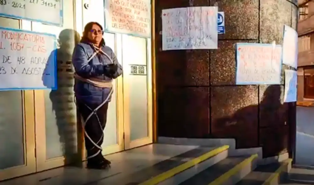 Los trabajadores quieren atención a sus pedidos. Foto: Captura Radio Huancayo Los trabajadores quieren atención a sus pedidos. Foto: Captura Radio Huancayo