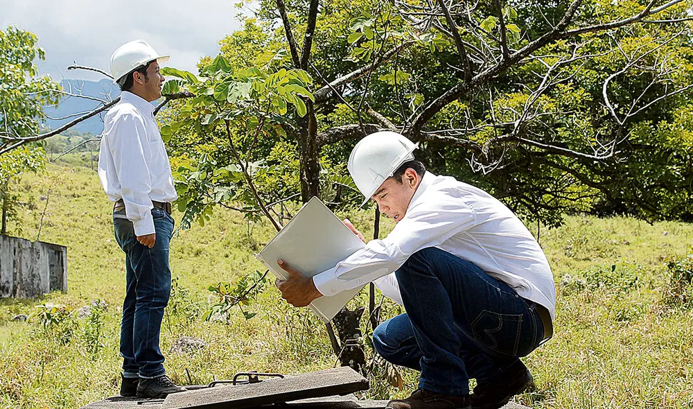 Posturas. SNMPE adelantó que Otárola respaldaba la adhesión de organismos al Senace, pero el primer ministro asegura que iniciativa no prosperará. Foto: difusión Posturas. SNMPE adelantó que Otárola respaldaba la adhesión de organismos al Senace, pero el primer ministro asegura que iniciativa no prosperará. Foto: difusión