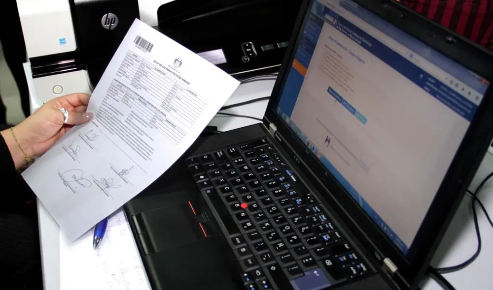 Con estos pasos podrás descargar o imprimir una copia certificada en el Reniec. Foto: Andina Con estos pasos podrás descargar o imprimir una copia certificada en el Reniec. Foto: Andina