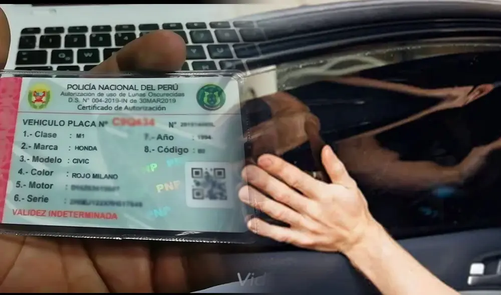 El permiso de lunas polarizadas en Perú es entregado por la PNP. Foto: composición LR/ Mininter