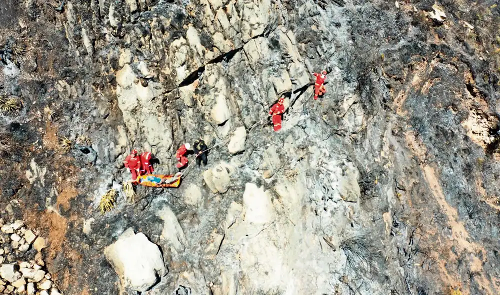 Labores. Brigadas del Ejército y PNP hallaron restos de la quinta víctima en una quebrada. Foto: difusión
