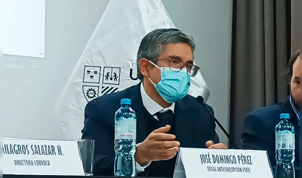 El fiscal anticorrupción evitó responder algunas preguntas de los medios. Foto: Grace Mora/La República - Video: Grace Mora/La República El fiscal anticorrupción evitó responder algunas preguntas de los medios. Foto: Grace Mora/La República - Video: Grace Mora/La República