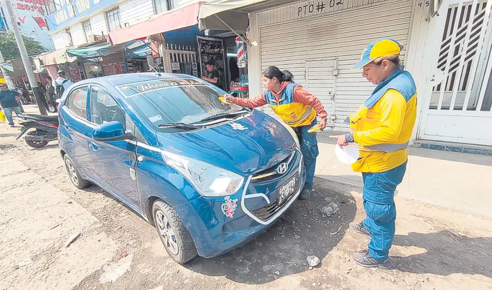 Operativos. Inspectores erradican paraderos informales. Foto: Emmanuel Moreno / La República Operativos. Inspectores erradican paraderos informales. Foto: Emmanuel Moreno / La República