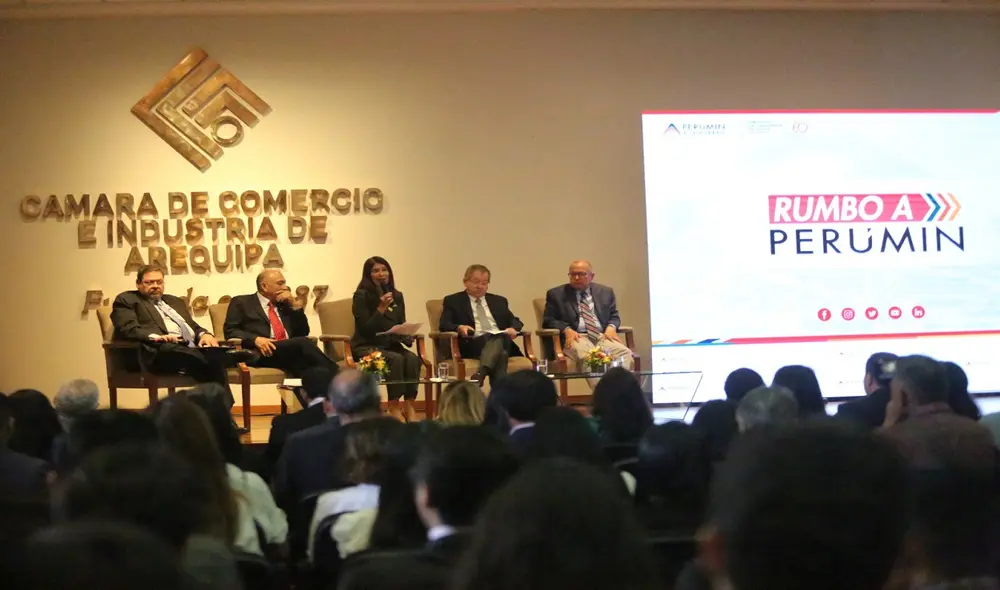 Gonzalo Tamayo enumeró los cuatro proyectos que están listos para ejecutarse en Arequipa y que aportarían al desarrollo de la región. Foto: La República Gonzalo Tamayo enumeró los cuatro proyectos que están listos para ejecutarse en Arequipa y que aportarían al desarrollo de la región. Foto: La República