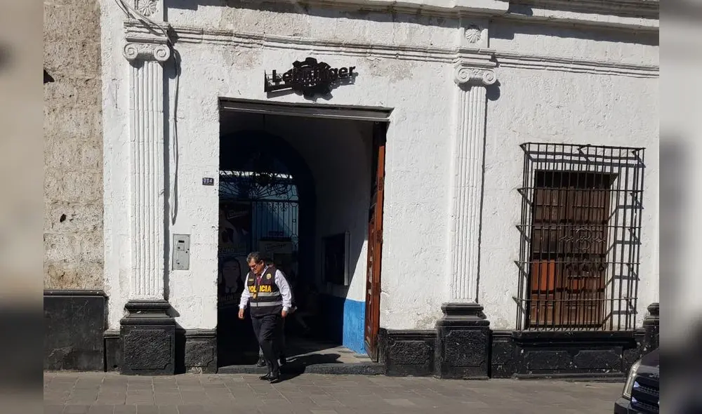 Policía. Efectivos llegaron hasta local escolar para investigar agresión contra menor.