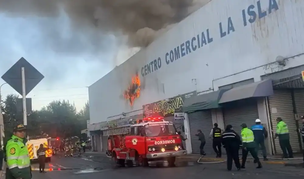 Incendio fue controlado. Foto: Revista Prende y Apaga/ Facebook Video: Los Protagonistas AQP Incendio fue controlado. Foto: Revista Prende y Apaga/ Facebook Video: Los Protagonistas AQP
