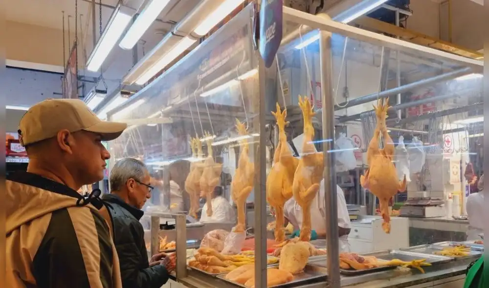 Este lunes se comercializaron 1.908 toneladas de pollo en Lima. Foto: URPI-LR Este lunes se comercializaron 1.908 toneladas de pollo en Lima. Foto: URPI-LR