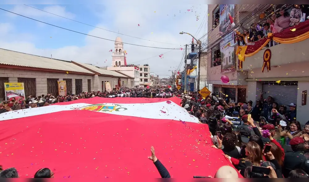 Tacna celebró su aniversario con emotivos momentos. Foto: Liz Ferrer/La República Tacna celebró su aniversario con emotivos momentos. Foto: Liz Ferrer/La República