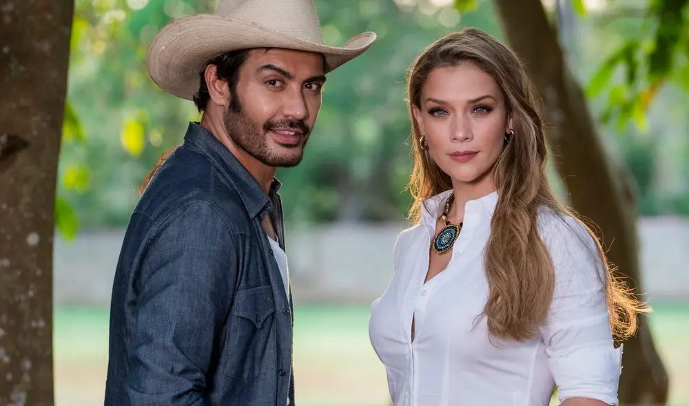 'Tierra de esperanza' está protagonizada por Carolina Miranda y Andrés Palacios. Foto: Las Estrellas