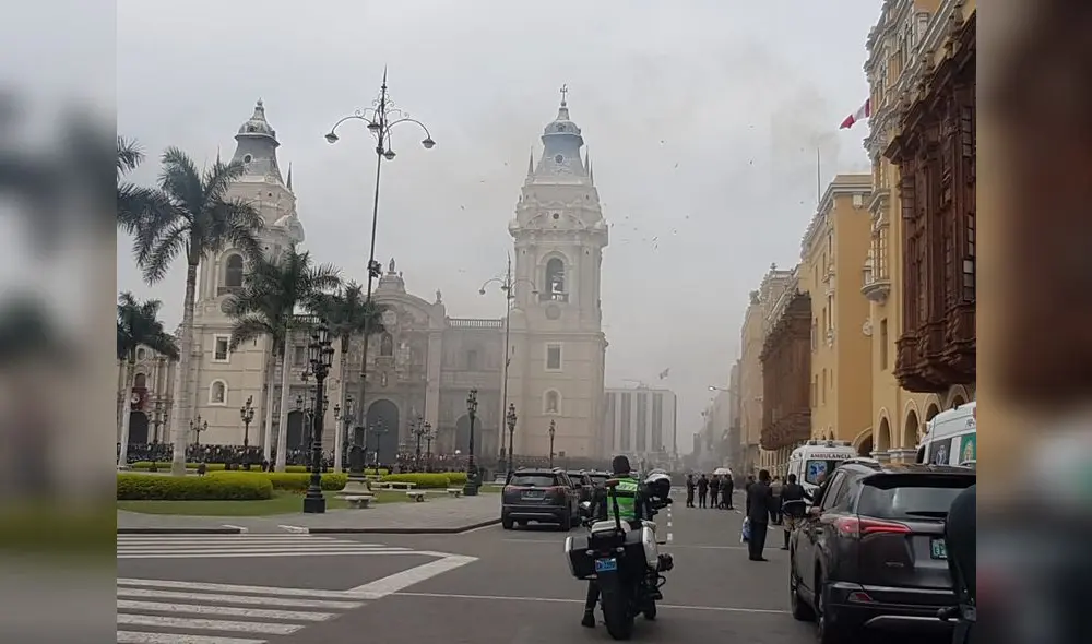 Incendio en el centro de Lima durante festividades por el Día de Santa Rosa. Foto: Mirian Torres/La República - Video: Canal N
