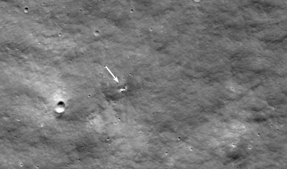 Imagen del LRO de un cráter probablemente causado por el choque de la sonda rusa Luna-25. Foto: NASA
