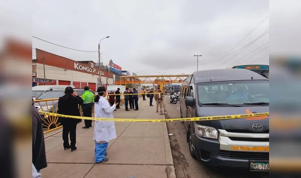 El cobrador del vehículo afirma que los presuntos asesinos se fueron corriendo. Foto y video: Rosa Quincho/LR