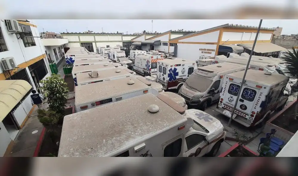Ambulancias observadas están empolvadas. Foto: Carlos Vásquez / La República