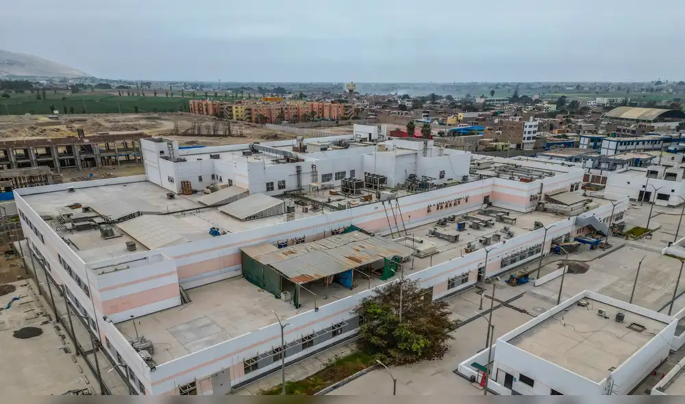 Parados. Nosocomios no se concluyen hace cinco años. La mayoría de ellos arrancó hace siuste años, desde el 2016. Foto: La República